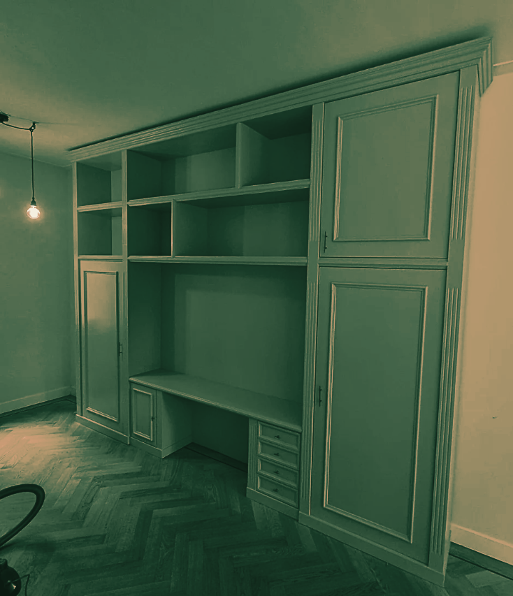 Maatwerk kast met ingebouwd bureau, gemaakt door 123kast